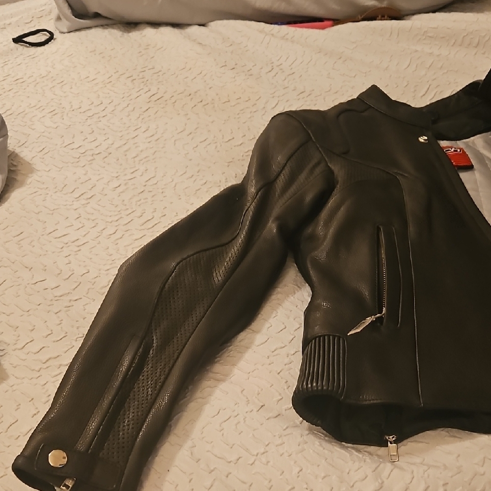 Brand New Motorcyvle Womens Leathet Jacket - Picture 5 of 8